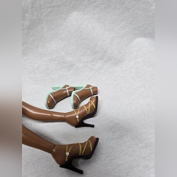 Bratz Formal Funk Sasha Original - Picture 2 of 9